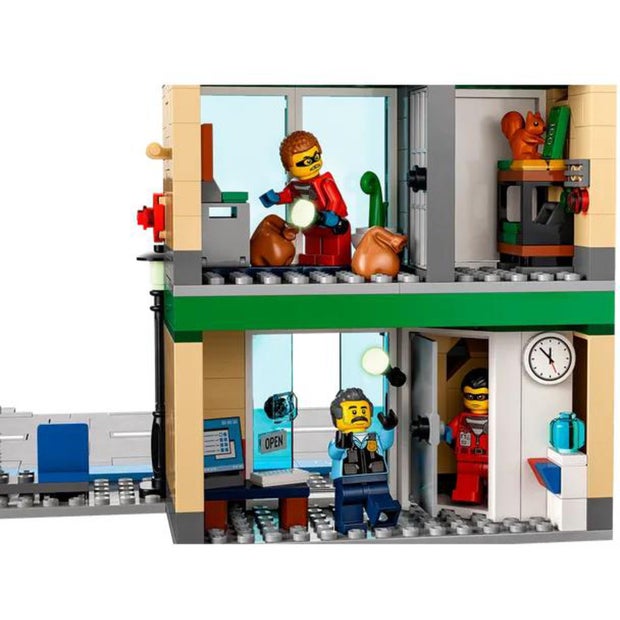 Конструктор LEGO City Полицейская погоня в банке 915 деталей