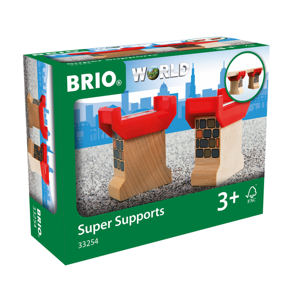 Деревянные опоры для строительства моста Brio