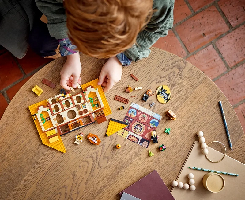 Конструктор LEGO Harry Potter Знамя Дома Хаффлпаффа 76412