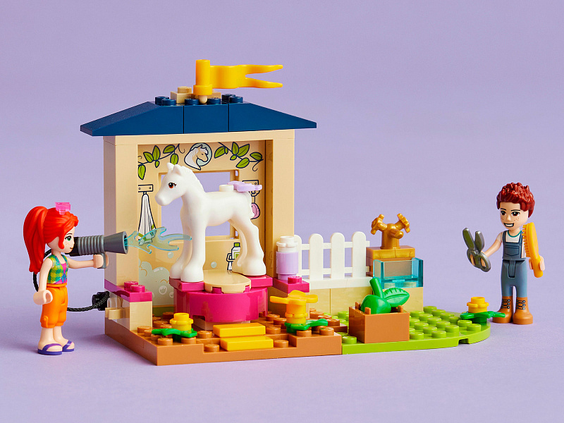 Конструктор LEGO Friends Конюшня для мытья пони 41696