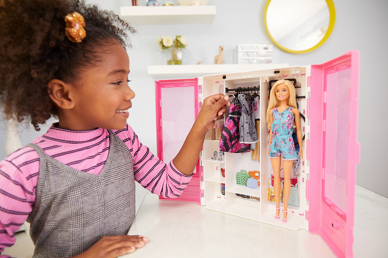 Набор игровой Barbie Игра с модой Гардероб мечты