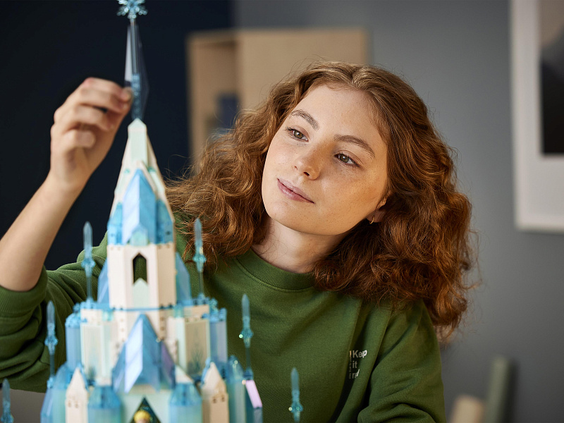Конструктор LEGO Disney Princess Ледяной замок 43197