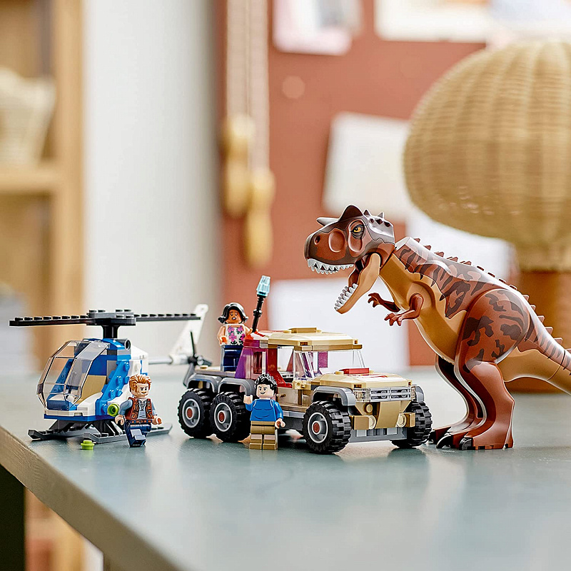 Конструктор LEGO Jurassic World Погоня за Карнотавром Carnotaurus Dinosaur Chase 240 элементов
