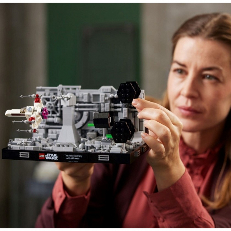 Конструктор LEGO Star Wars Диорама Бег по траншеям Звезды Смерти Death Star Trench Run Diorama 665 деталей