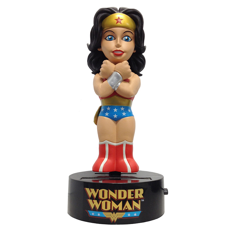 Фигурка на солнечной батарее DC Comics Чудо-женщина Classic Wonder Woman Neca 15 см