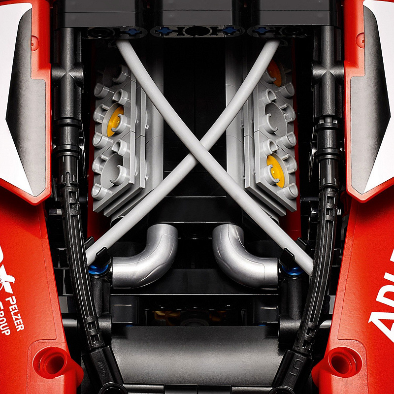 Конструктор LEGO Technic Ferrari 488 GTE AF Corse