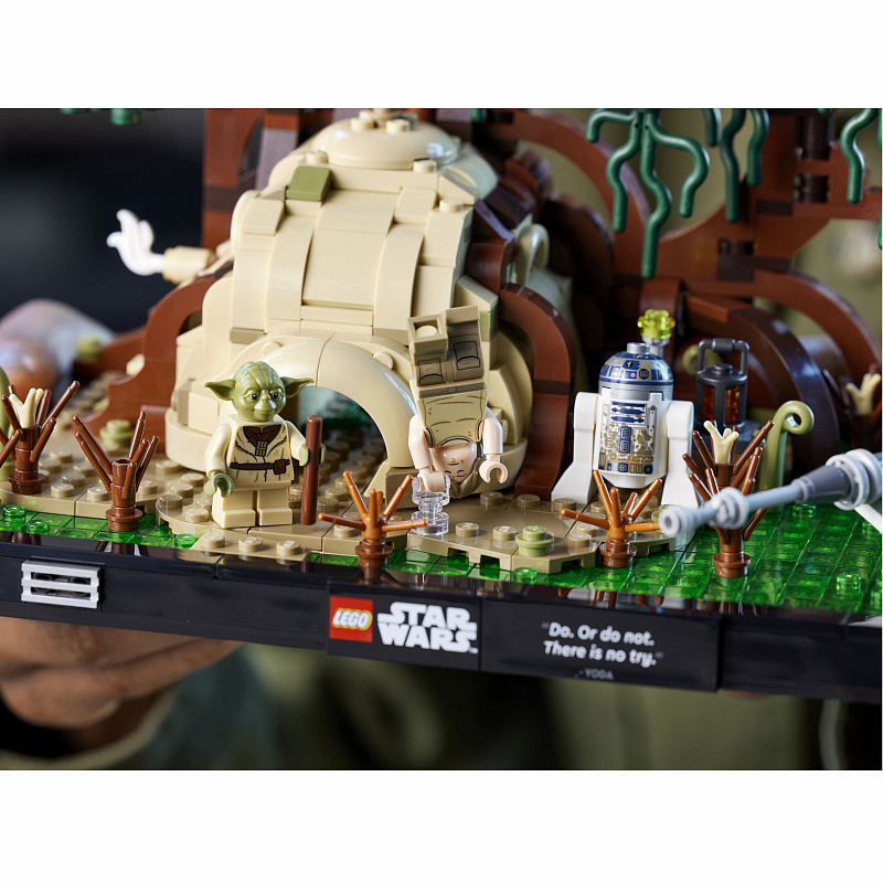 Конструктор LEGO Диорама Джедайские тренировки на Дагобе Dagobah Jedi Training Diorama 1000 деталей