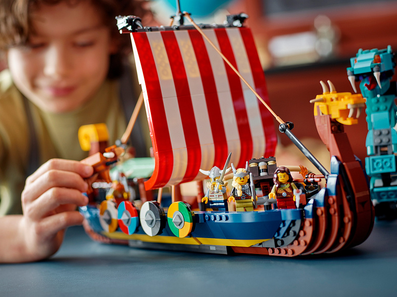 Конструктор LEGO Creator Корабль викингов и Мидгардский змей 31132